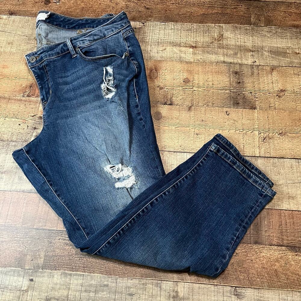 Torrid Wmns Medium Wash Denim Distressed Tapered Leg Jeans Sz 24 S Closet Staple